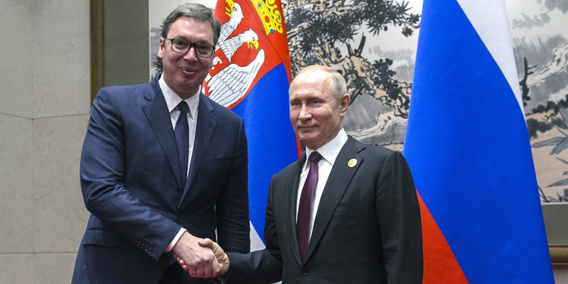 De Servische President Vučić ontmoet zijn Russiche ambtgenoot en vriend Putin